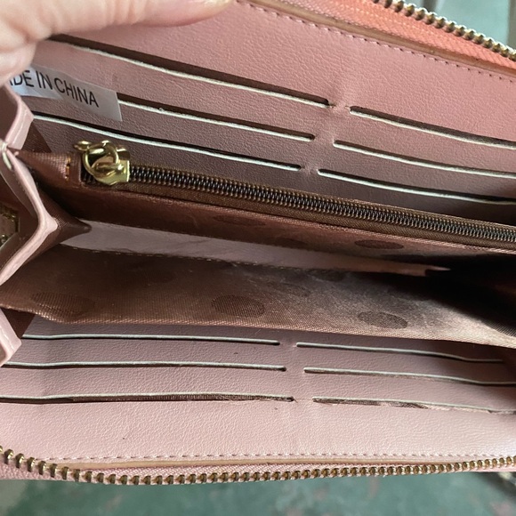 NWOT FOREVER YOUNG ZIP WALLET - Picture 4 of 10